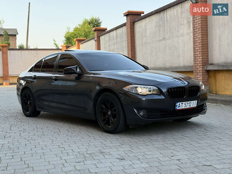 Седан BMW 5 Series 2011 в Коломые