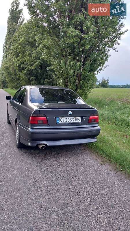 Седан BMW 5 Series 1996 в Барышевке