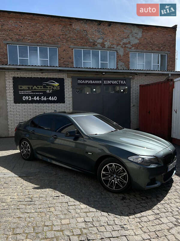 Седан BMW 5 Series 2012 в 