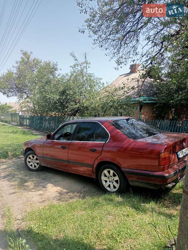 Седан BMW 5 Series 1990 в Шполе