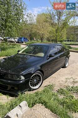 Седан BMW 5 Series 2000 в 