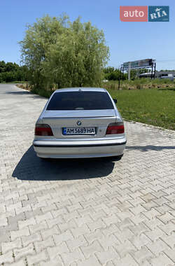 Седан BMW 5 Series 2000 в 