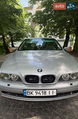 Седан BMW 5 Series 2000 в Рівному