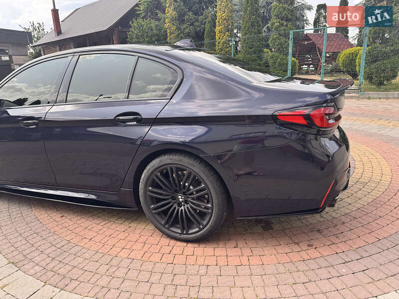 Седан BMW 5 Series 2017 в Ужгороде