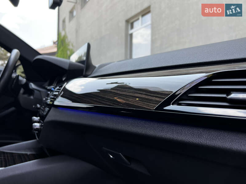 Седан BMW 5 Series 2018 в Дніпрі
