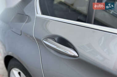 Седан BMW 5 Series 2012 в 