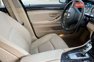 Седан BMW 5 Series 2012 в 