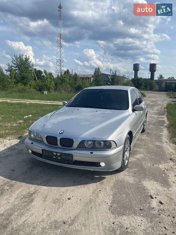 Седан BMW 5 Series 2002 в Рокитному