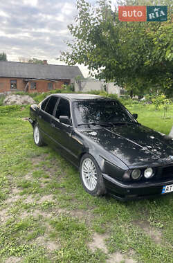 Седан BMW 5 Series 1992 в Бродах