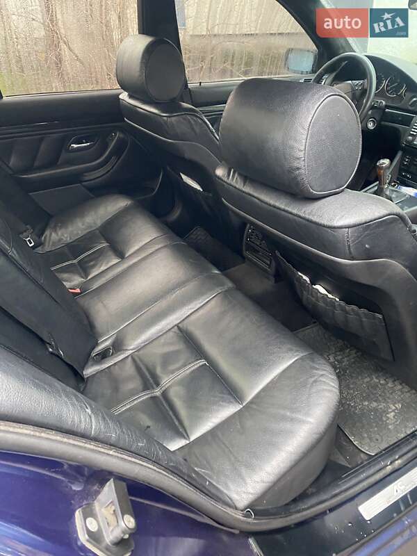 Седан BMW 5 Series 2001 в Вишневом фото 13 Седан BMW 5 Series 2001 в Вишневом