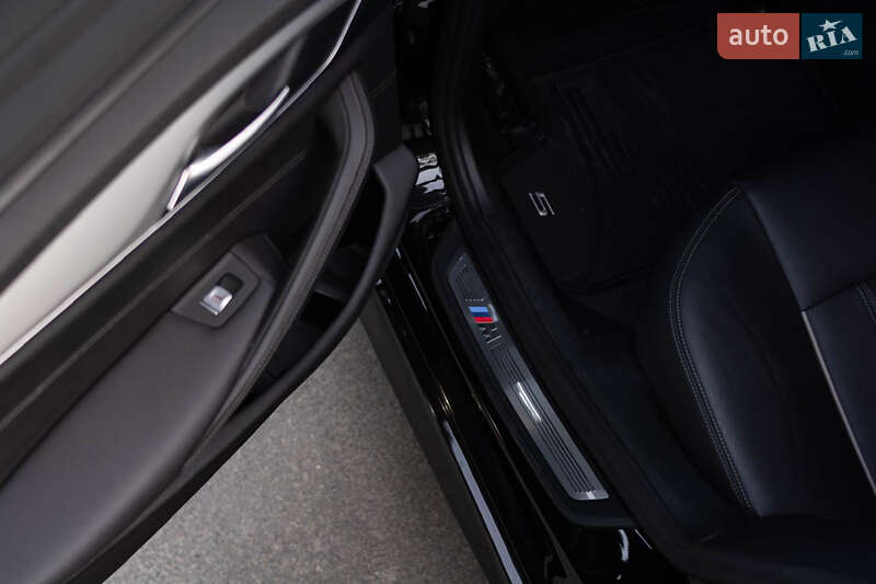 Седан BMW 5 Series 2019 в Ужгороді