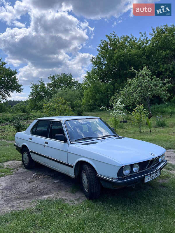 Седан BMW 5 Series 1987 в Славуті
