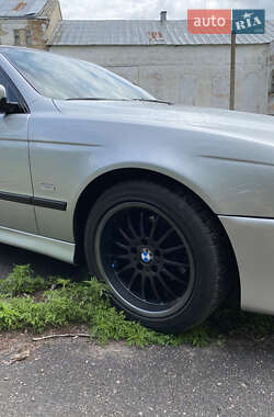 Седан BMW 5 Series 2002 в 