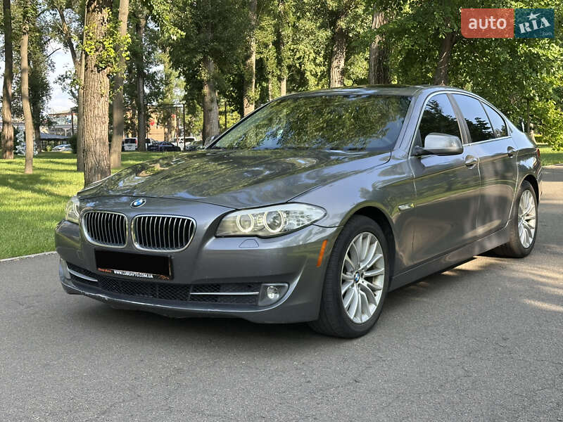 Седан BMW 5 Series 2012 в 