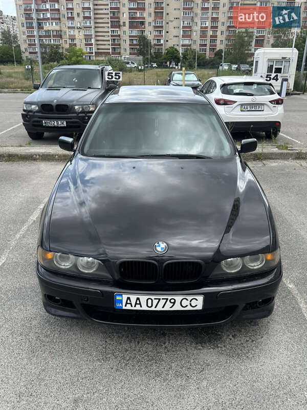 Седан BMW 5 Series 2000 в 