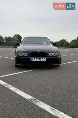 Седан BMW 5 Series 2000 в 