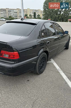Седан BMW 5 Series 2000 в 