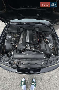 Седан BMW 5 Series 2000 в 