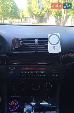 Седан BMW 5 Series 2000 в 