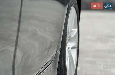 Седан BMW 5 Series 2012 в 