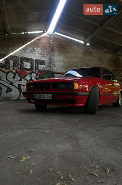 Седан BMW 5 Series 1988 в 