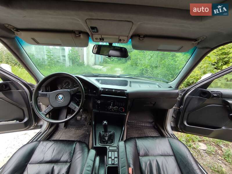 Седан BMW 5 Series 1989 в Ровно
