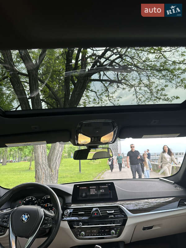 Седан BMW 5 Series 2017 в Киеве