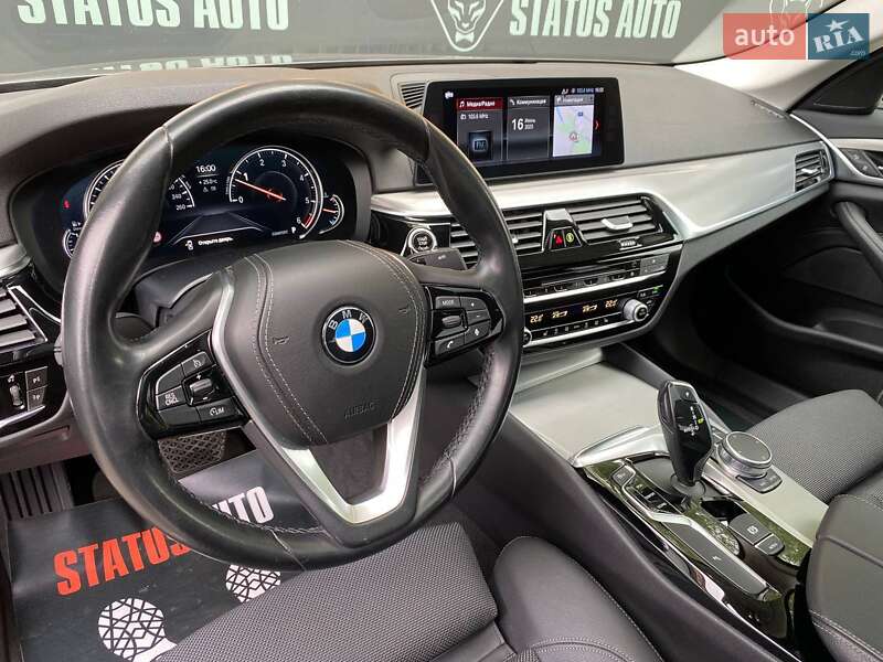 Седан BMW 5 Series 2017 в Хмельницком