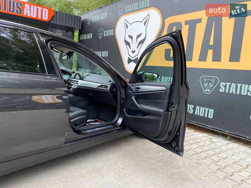 Седан BMW 5 Series 2017 в Хмельницком