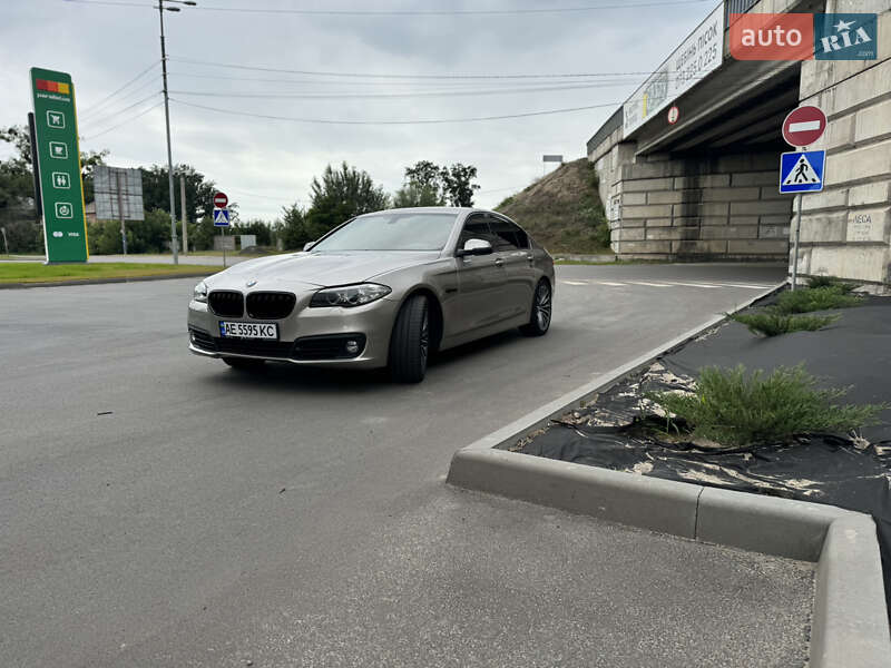 Седан BMW 5 Series 2016 в Киеве