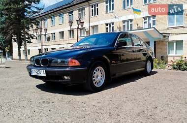 Седан BMW 5 Series 2000 в Черновцах