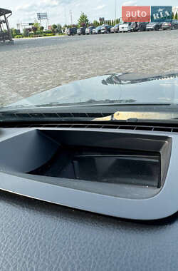 Седан BMW 5 Series 2010 в 