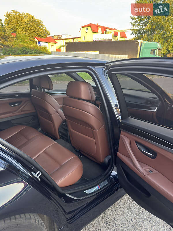 Седан BMW 5 Series 2013 в Львові