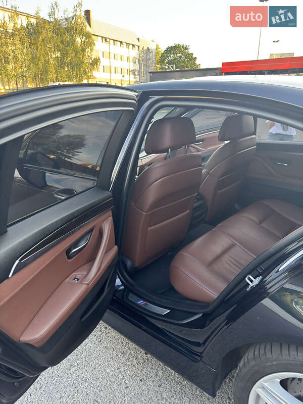 Седан BMW 5 Series 2013 в Львові