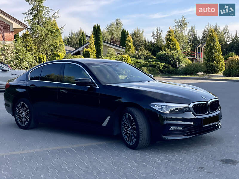 Седан BMW 5 Series 2018 в Львові