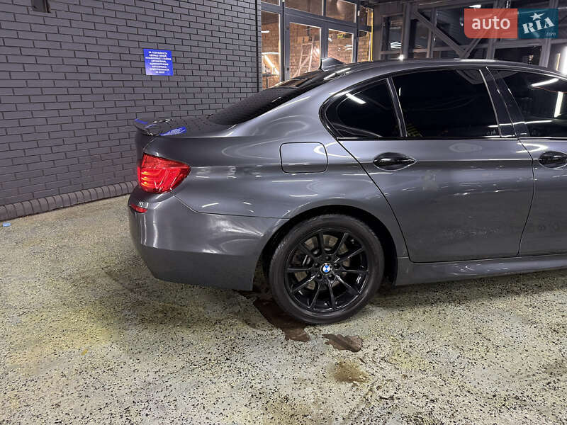 Седан BMW 5 Series 2016 в Кривому Розі