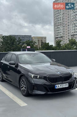 Седан BMW 5 Series 2023 в Киеве