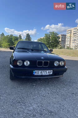 Седан BMW 5 Series 1992 в Кам'янському