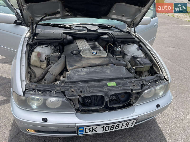 Універсал BMW 5 Series 2001 в Сарнах