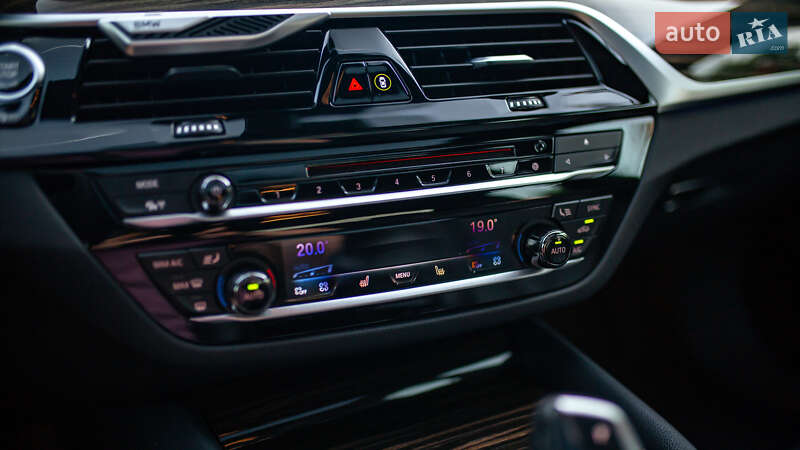 Седан BMW 5 Series 2019 в Черновцах