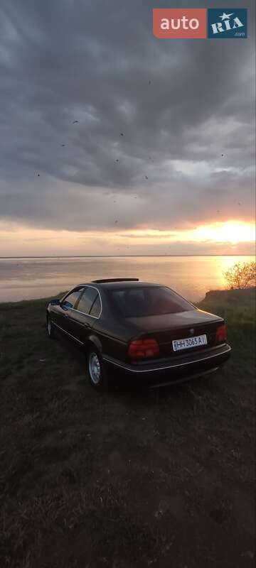 Седан BMW 5 Series 1998 в Овидиополе