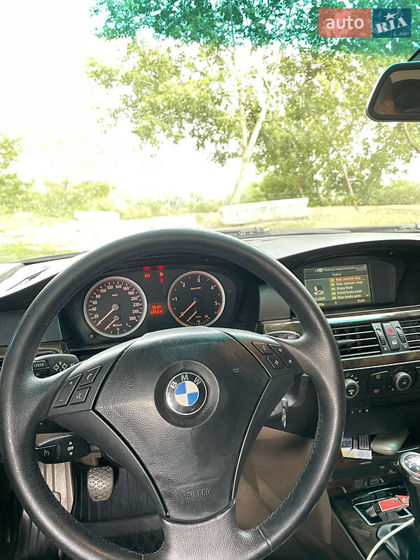 Седан BMW 5 Series 2004 в Чугуєві