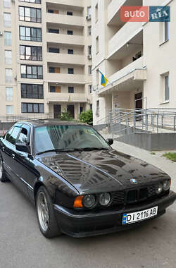Седан BMW 5 Series 1989 в Харкові