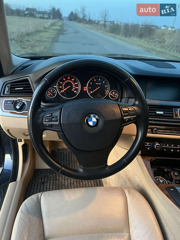 Седан BMW 5 Series 2011 в Стрию