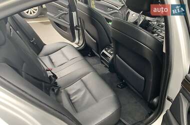 Седан BMW 5 Series 2012 в 