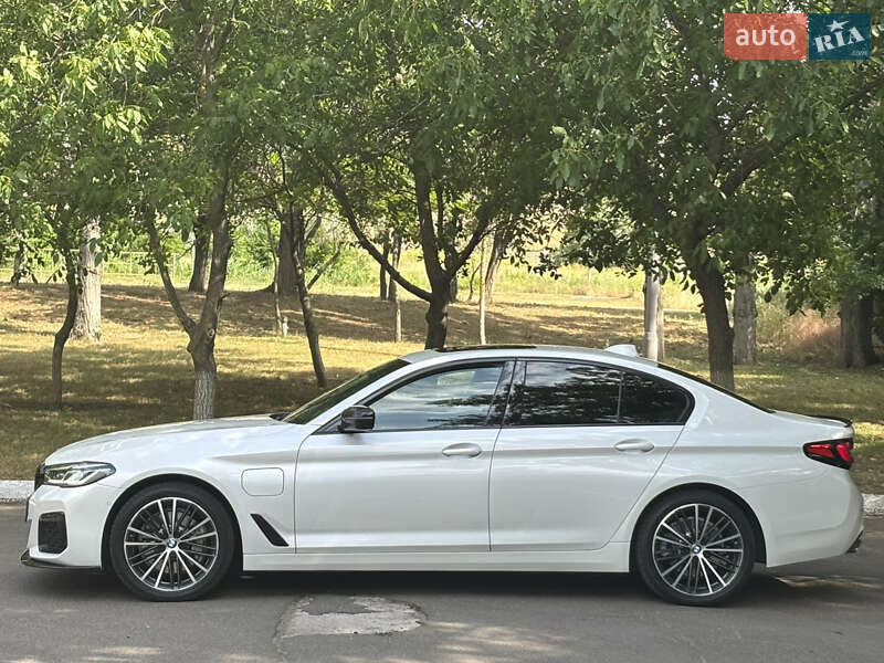 Седан BMW 5 Series 2020 в Южноукраїнську