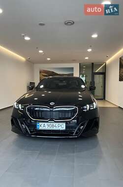 Седан BMW 5 Series 2025 в Киеве