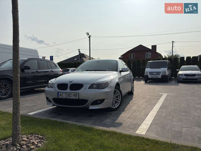 Седан BMW 5 Series 2004 в Луцке