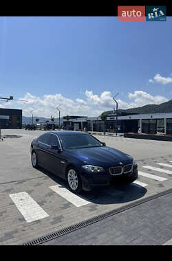 Седан BMW 5 Series 2015 в Хусте
