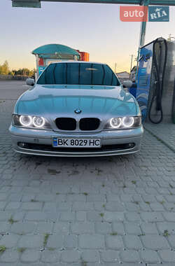 Седан BMW 5 Series 2002 в Березному